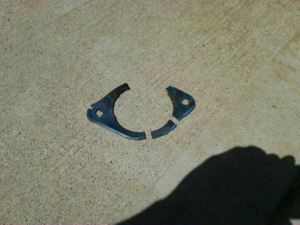 Blown exhaust gasket (best one to use is the stock SS/SC metal gasket)