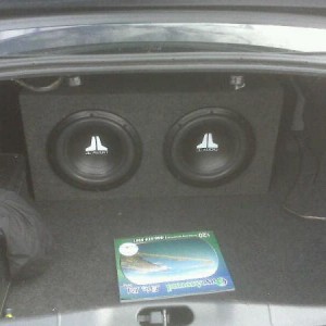 2 10" JL W0's ... love these speakers!