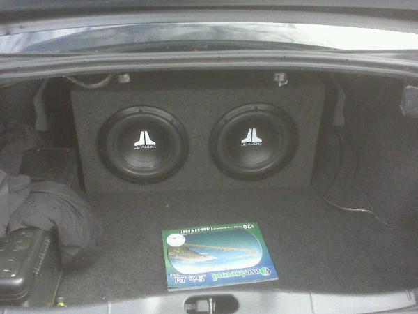 2 10" JL W0's ... love these speakers!