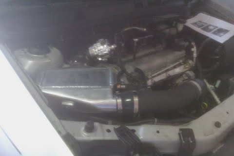 yes...that is a ratchet sticking out of the engine