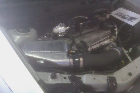 yes...that is a ratchet sticking out of the engine